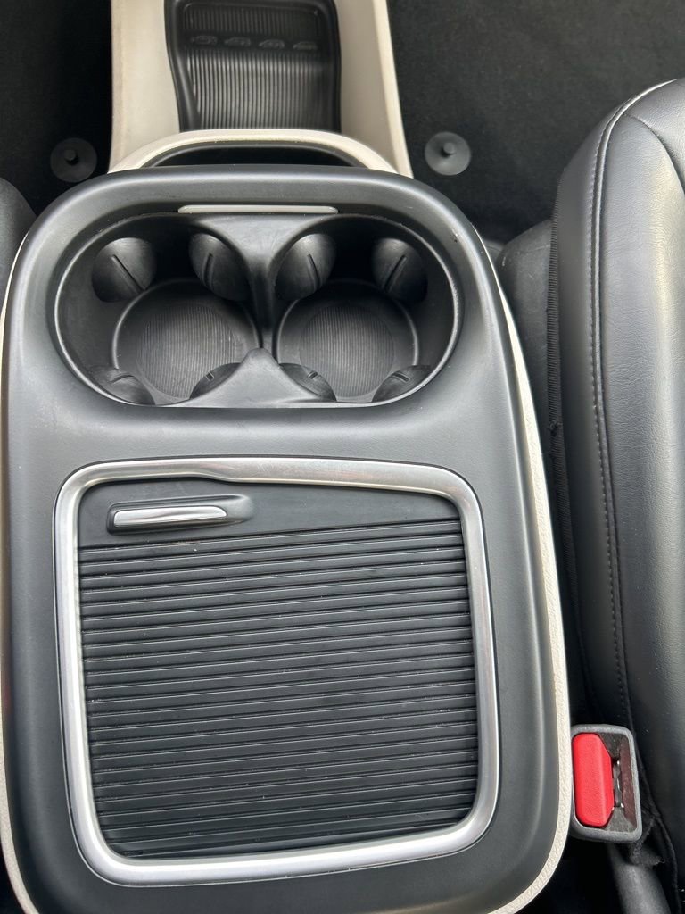 Used 2023 Chrysler Pacifica Touring-L image 46