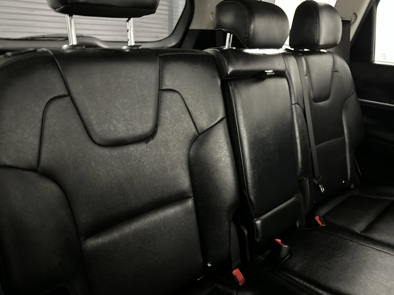 Used 2022 Kia Telluride LX FWD image 21