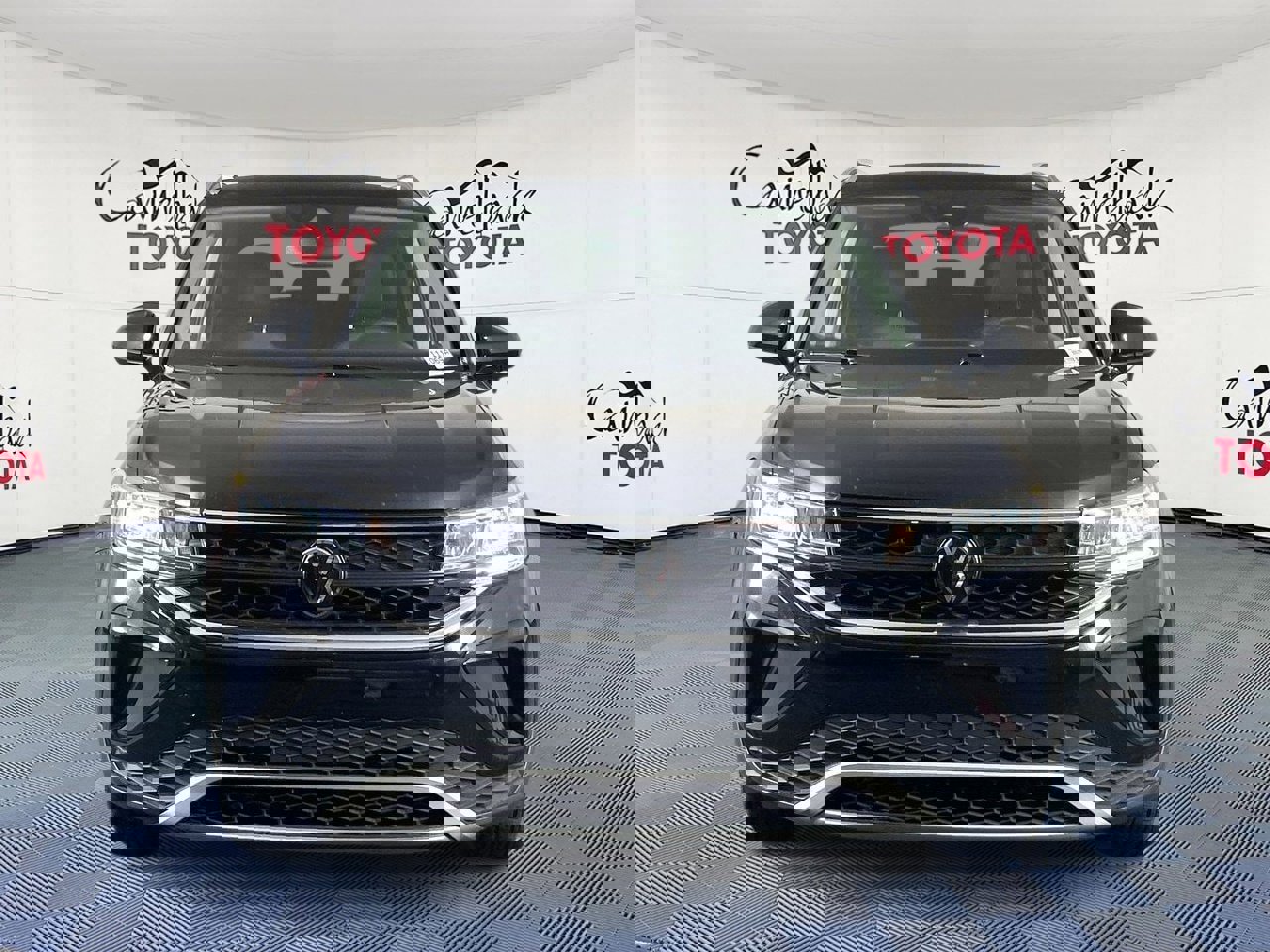 Used 2024 Volkswagen Taos SE image 3