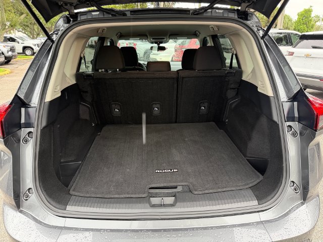 Used 2025 Nissan Rogue S FWD image 13
