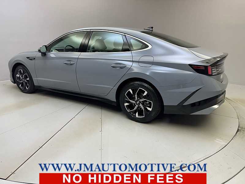 Used 2024 Hyundai Sonata SEL FWD image 3