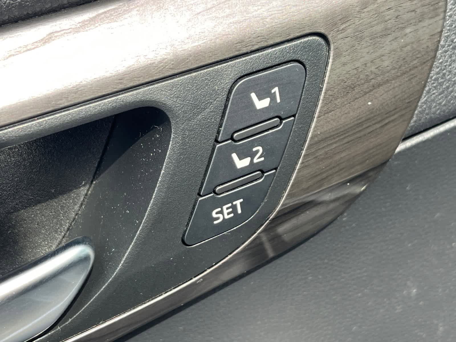 Used 2021 Toyota Highlander Platinum AWD/4WD image 13