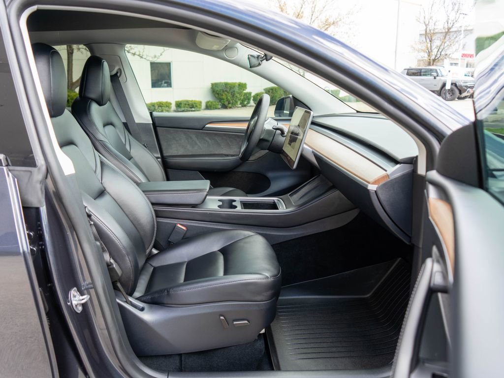 Used 2024 Tesla Model Y Long Range image 10