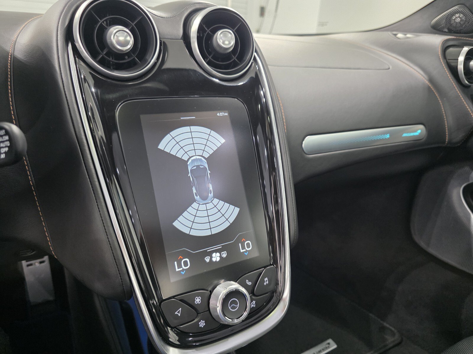 Used 2023 McLaren GT RWD image 13