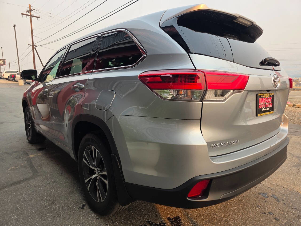 Used 2018 Toyota Highlander AWD V6 image 9