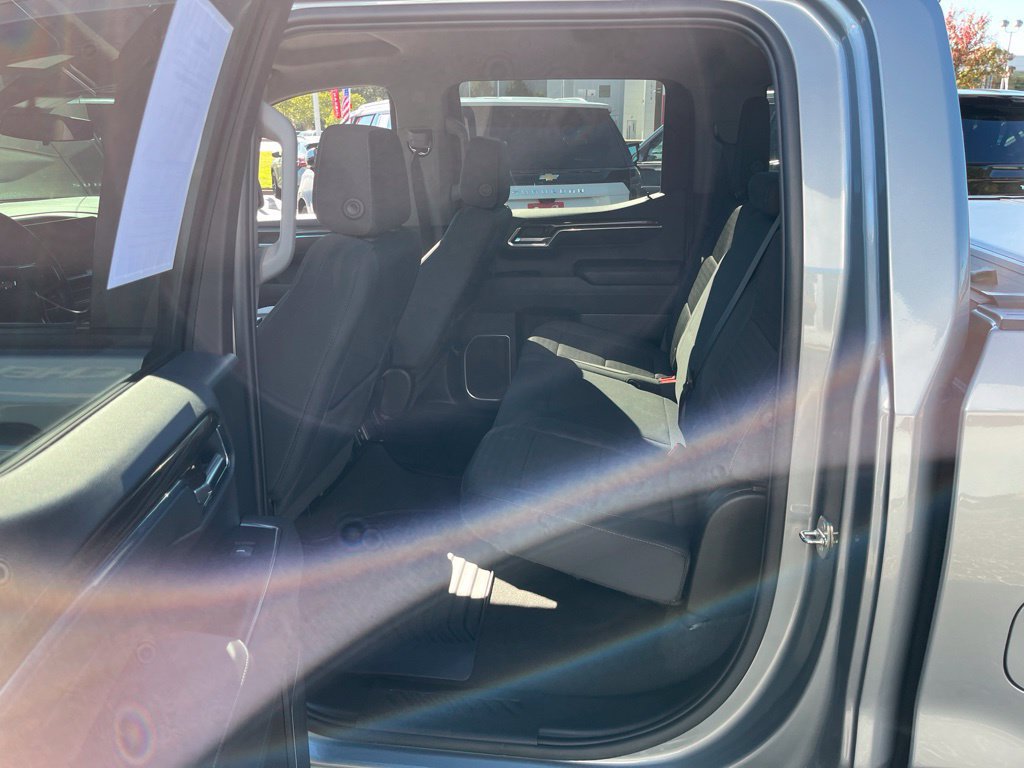 Used 2023 Chevrolet Silverado 1500 LT AWD/4WD image 40