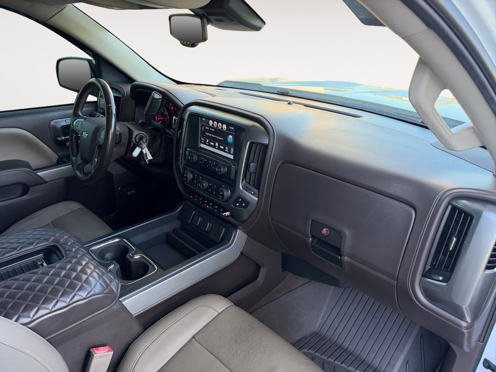 Used 2018 Chevrolet Silverado 1500 LTZ Z71 w/ LTZ Plus Package AWD/4WD image 15