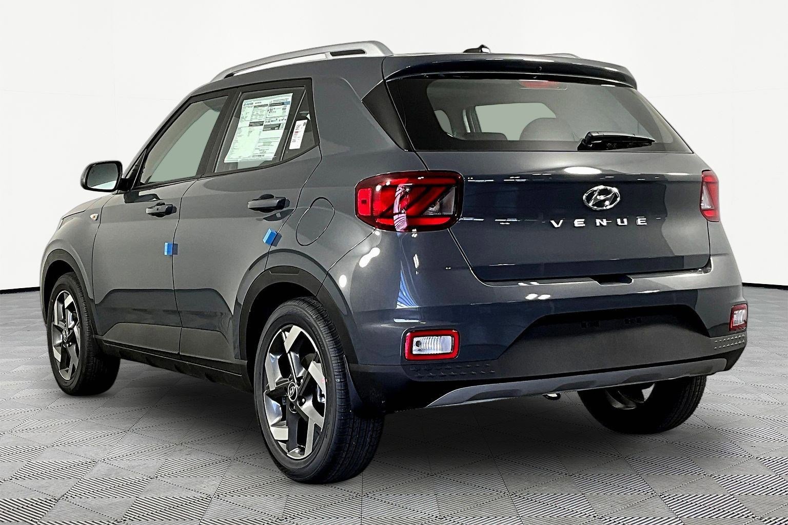 New 2026 Hyundai Venue SEL FWD image 4