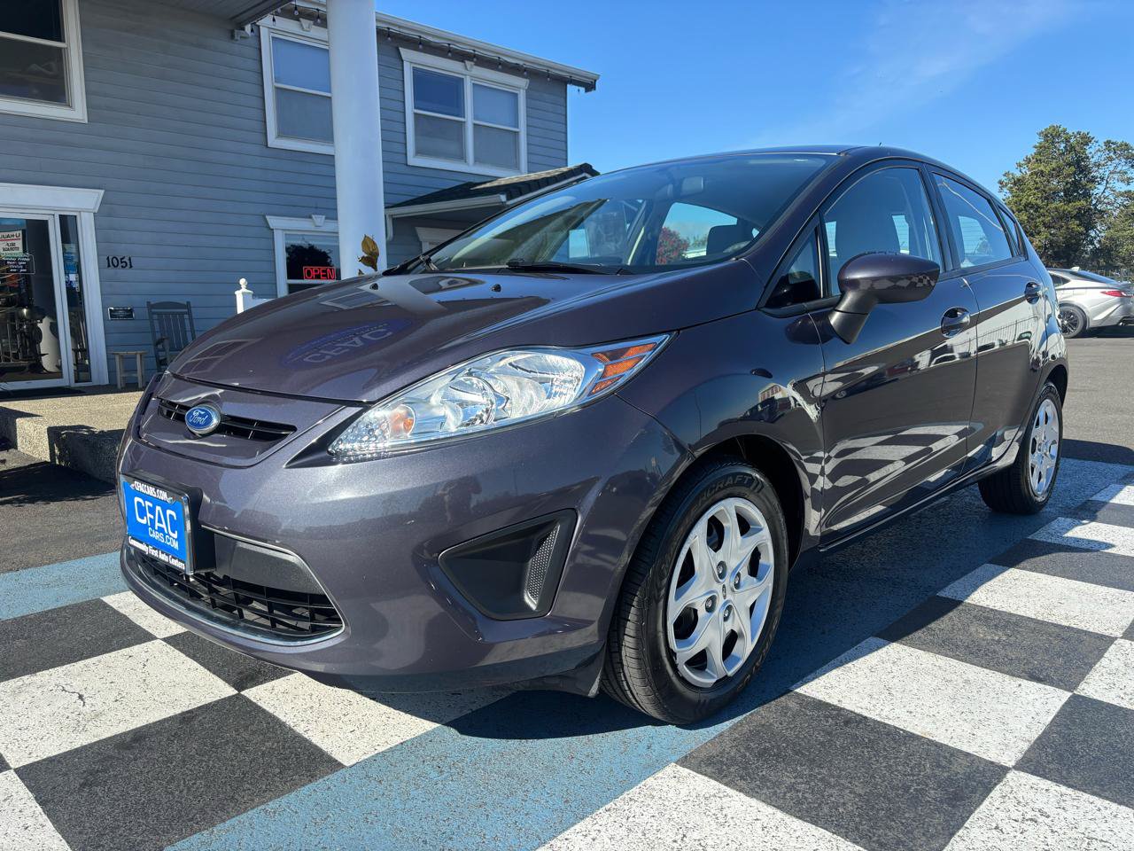 Used 2012 Ford Fiesta SE FWD image 2