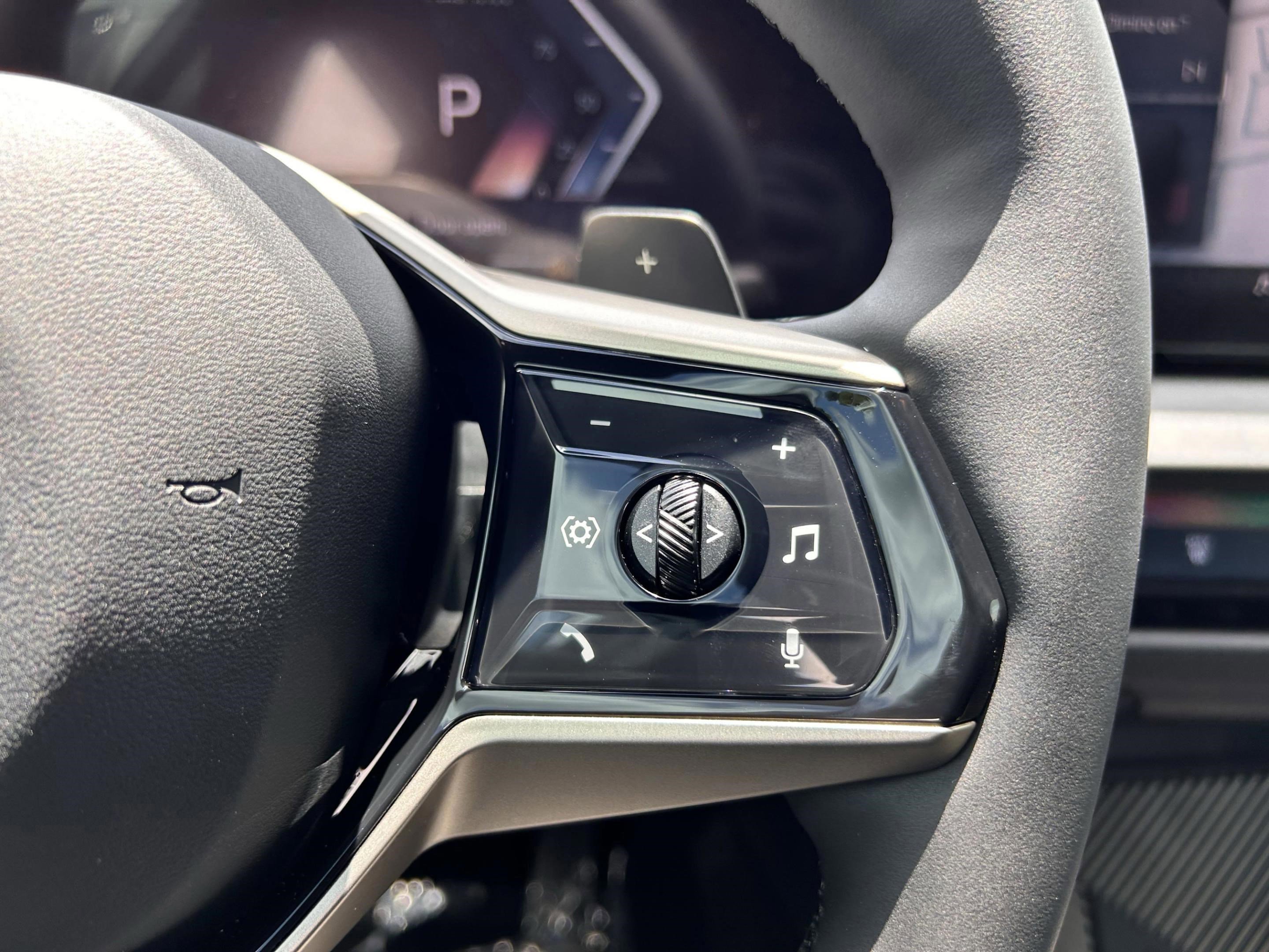 Used 2025 BMW X3 xDrive30i w/ Premium Package image 11