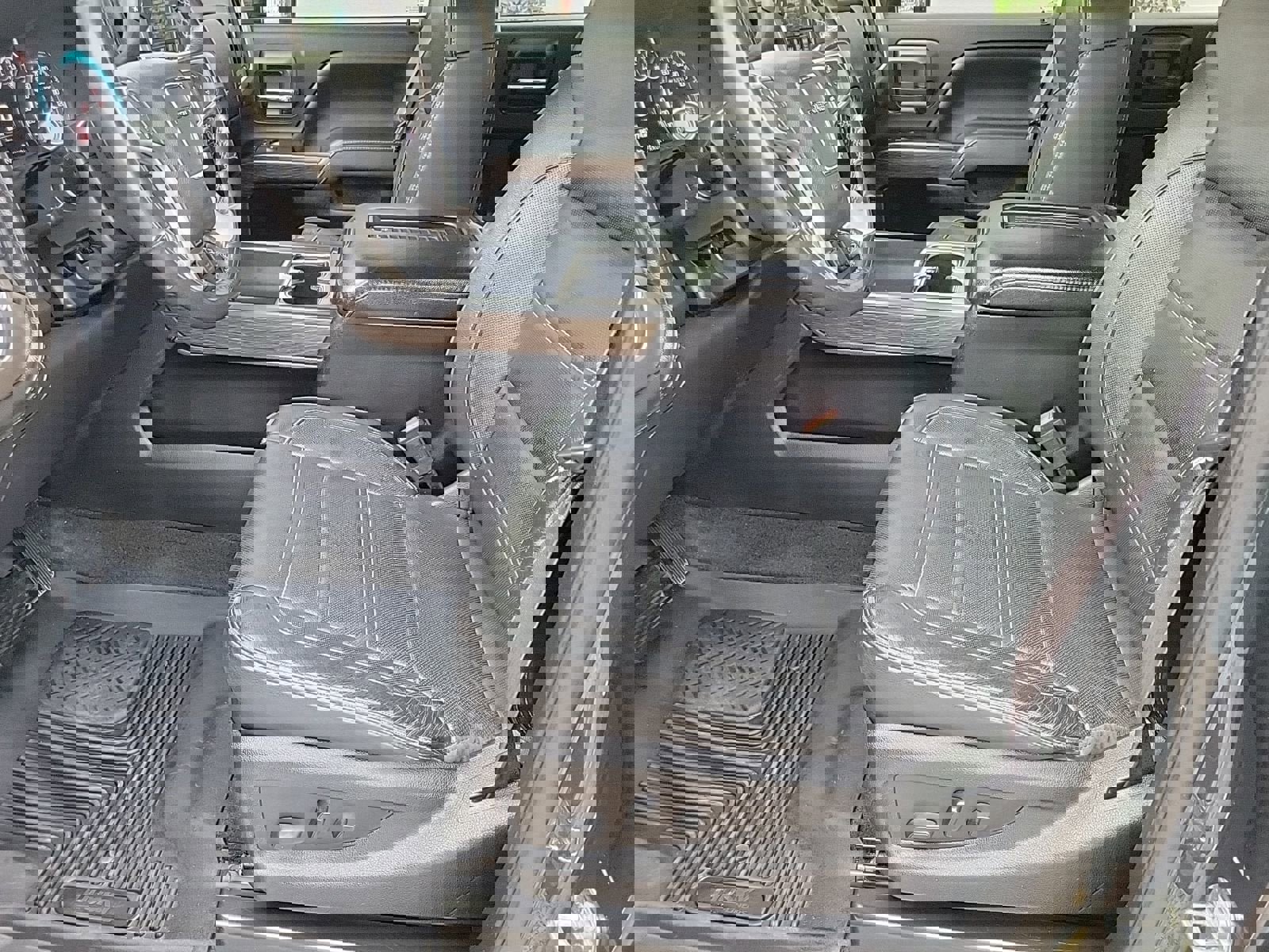 Used 2017 GMC Sierra 2500 Denali w/ Duramax Plus Package image 13