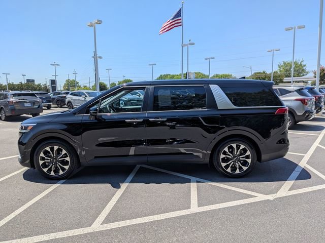 Used 2024 Kia Carnival EX FWD image 6