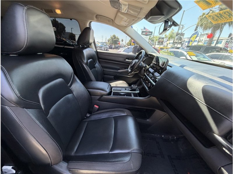 Used 2022 Nissan Pathfinder SL FWD image 33