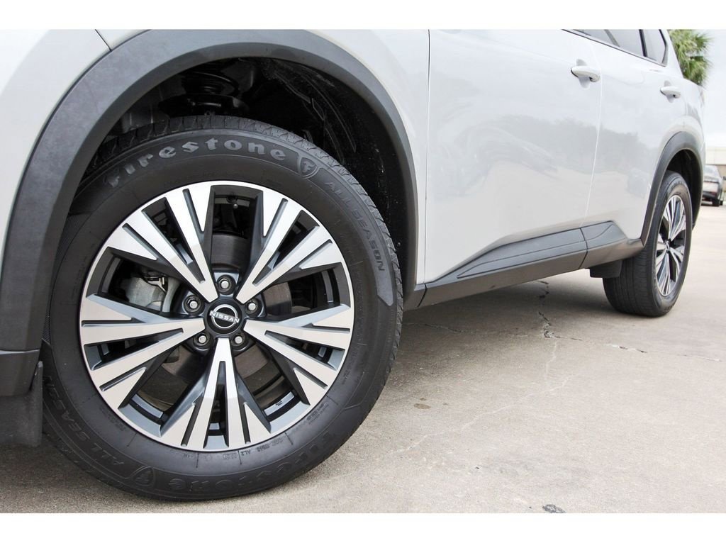 Used 2022 Nissan Rogue SV image 32