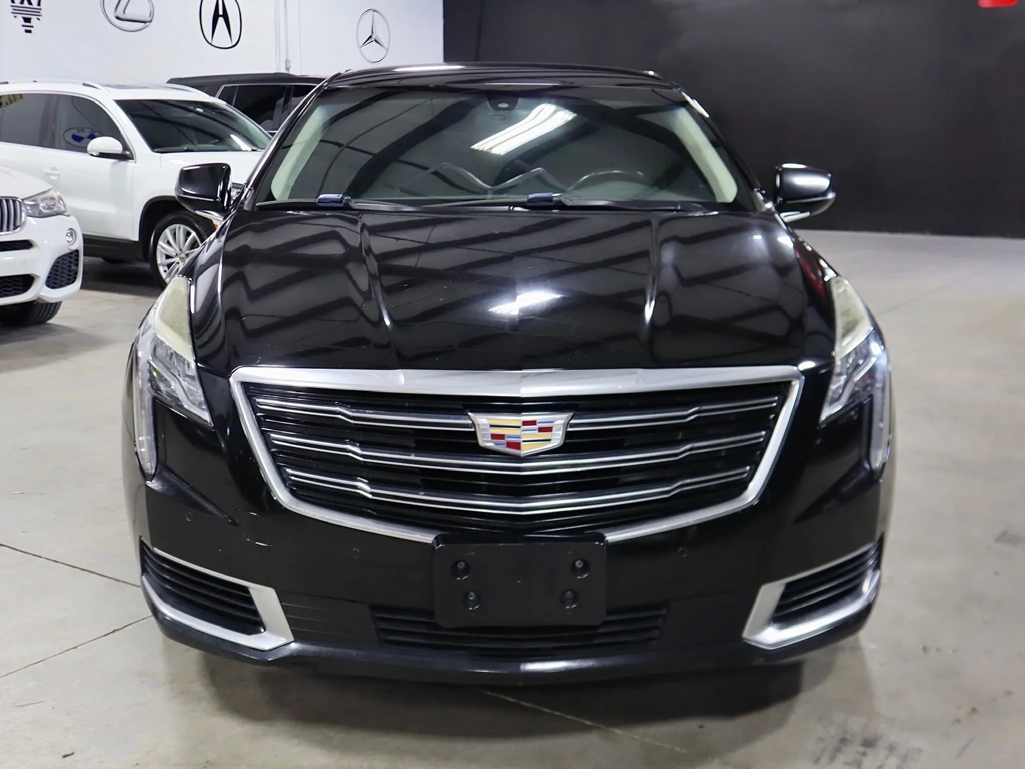 Used 2018 Cadillac XTS w/ Rear Seat Comfort Package FWD image 2