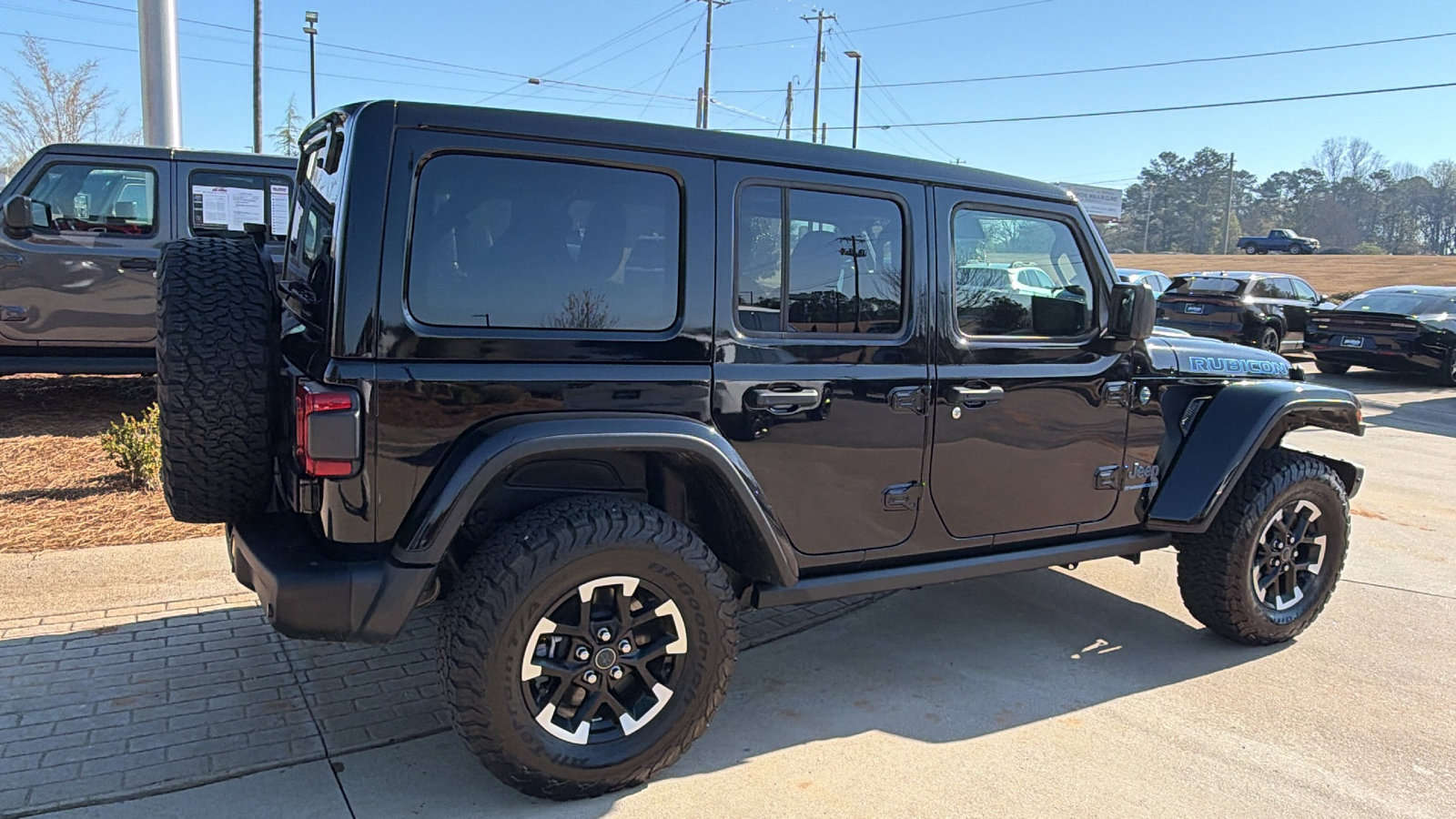 Used 2025 Jeep Wrangler Unlimited Rubicon 4xe image 8