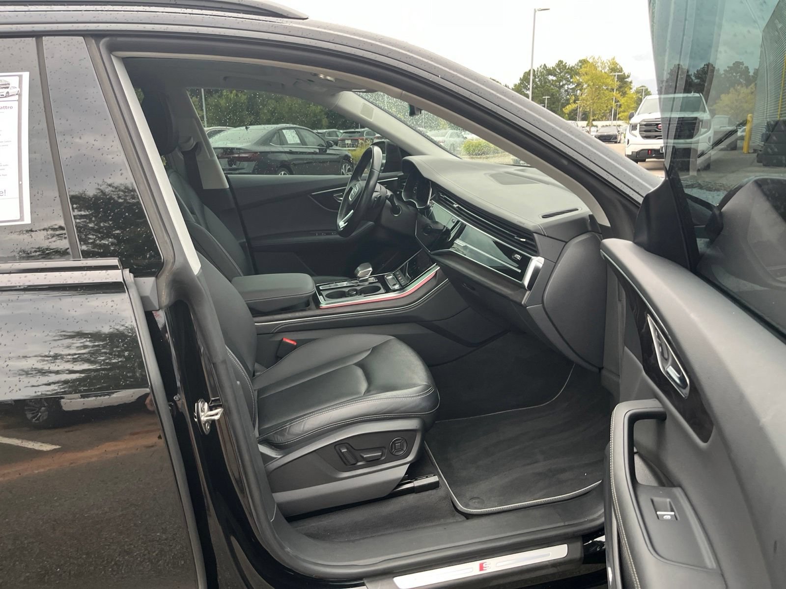Used 2023 Audi Q8 Premium Plus w/ Premium Plus Package AWD/4WD image 39