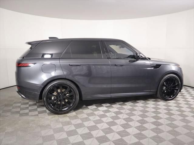 New 2026 Land Rover Range Rover Sport Dynamic SE image 4