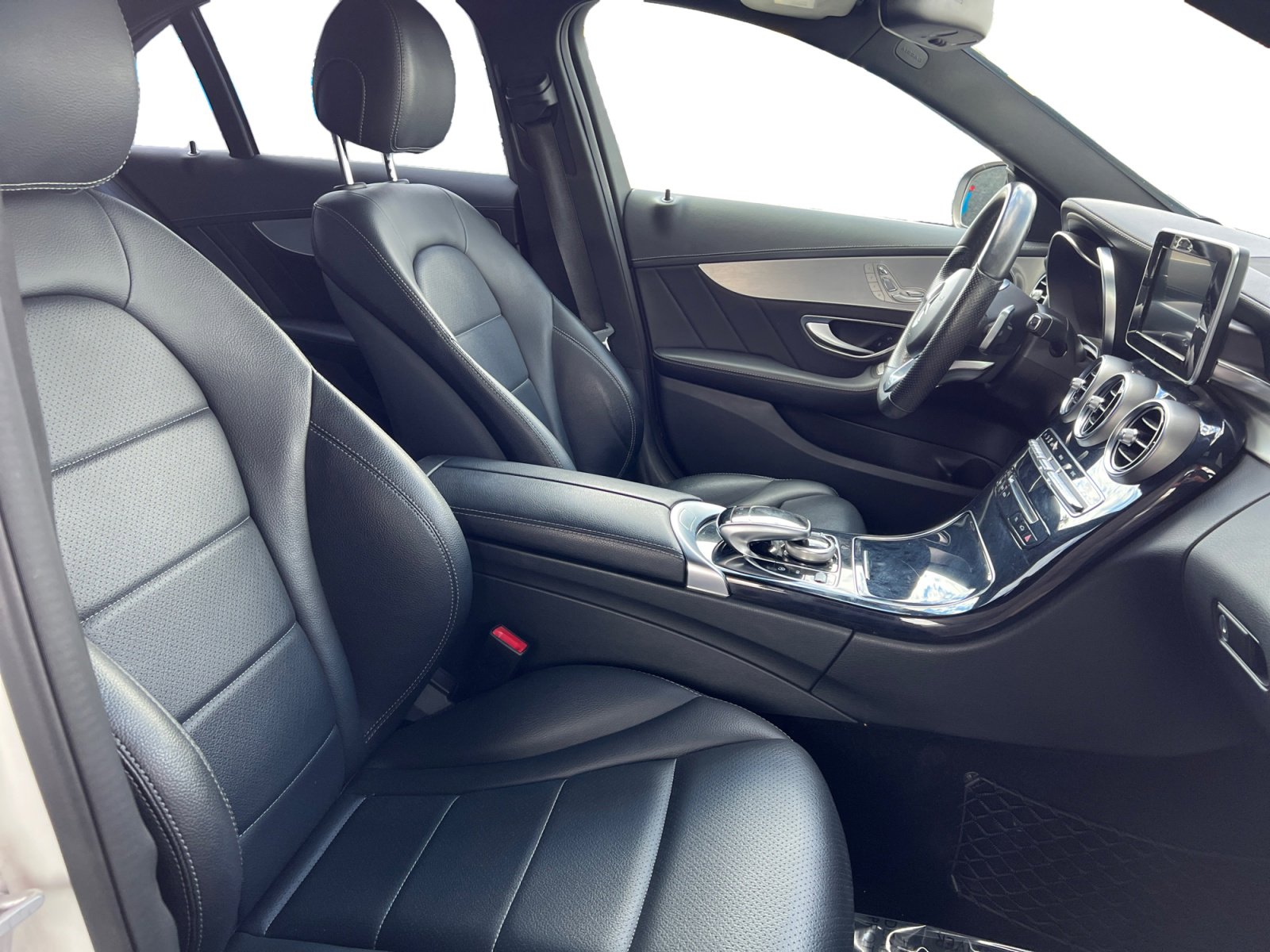 Used 2015 Mercedes-Benz C 300 4MATIC Sedan image 15