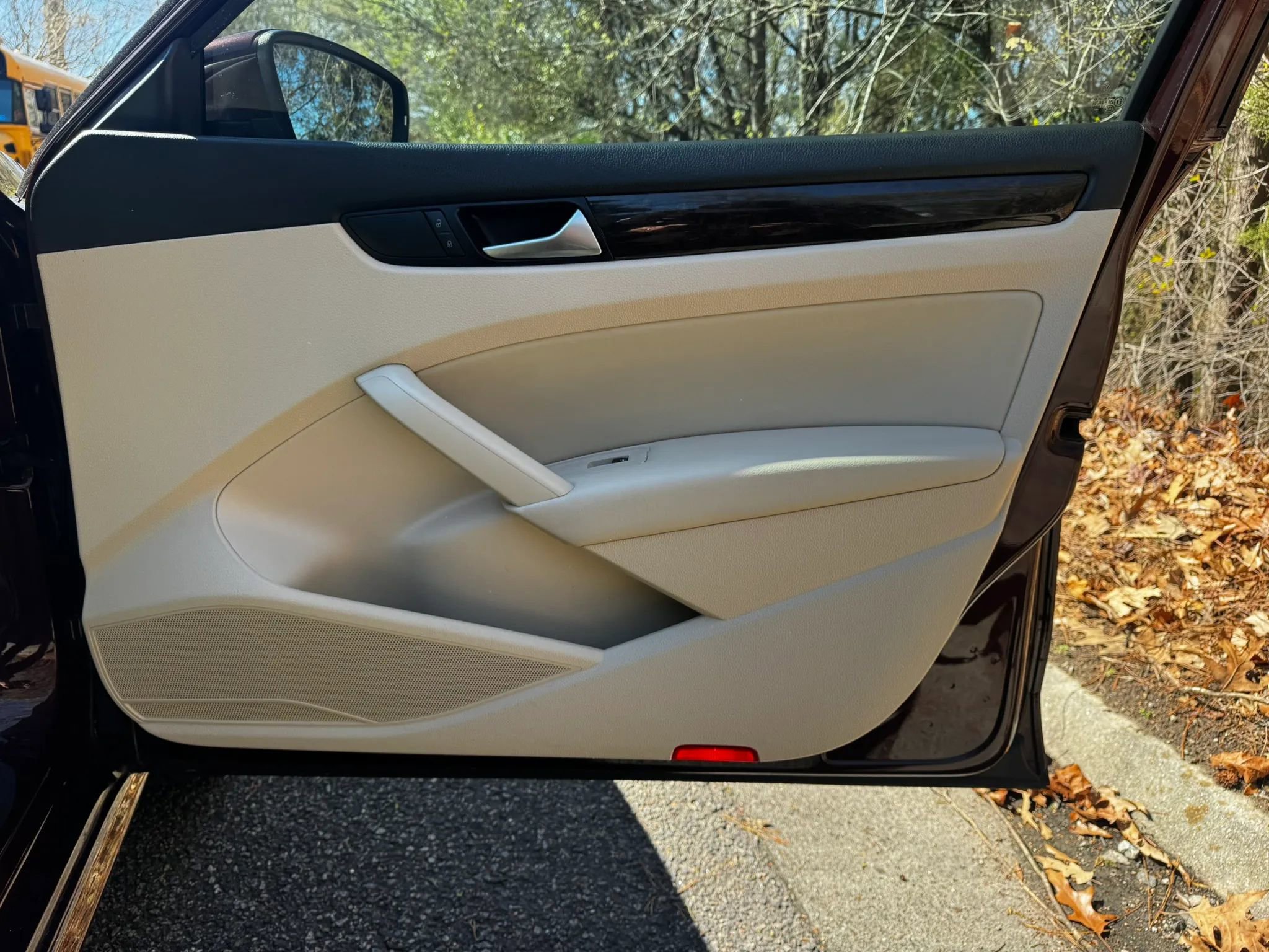 Used 2014 Volkswagen Passat TDI SEL Premium image 12