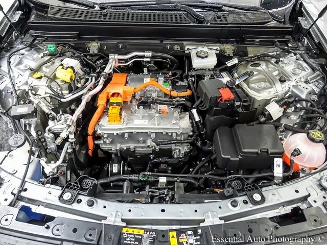 New 2025 Cadillac Lyriq Luxury w/ LPO, Floor Liner Package image 8