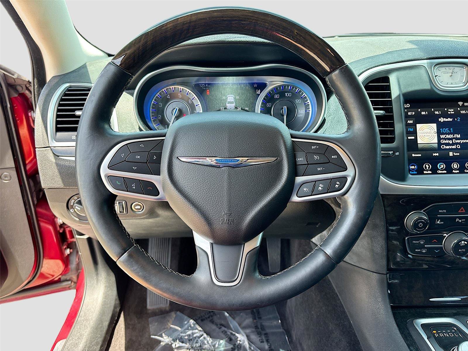 Used 2018 Chrysler 300 Limited w/ Safetytec Plus Group RWD image 11