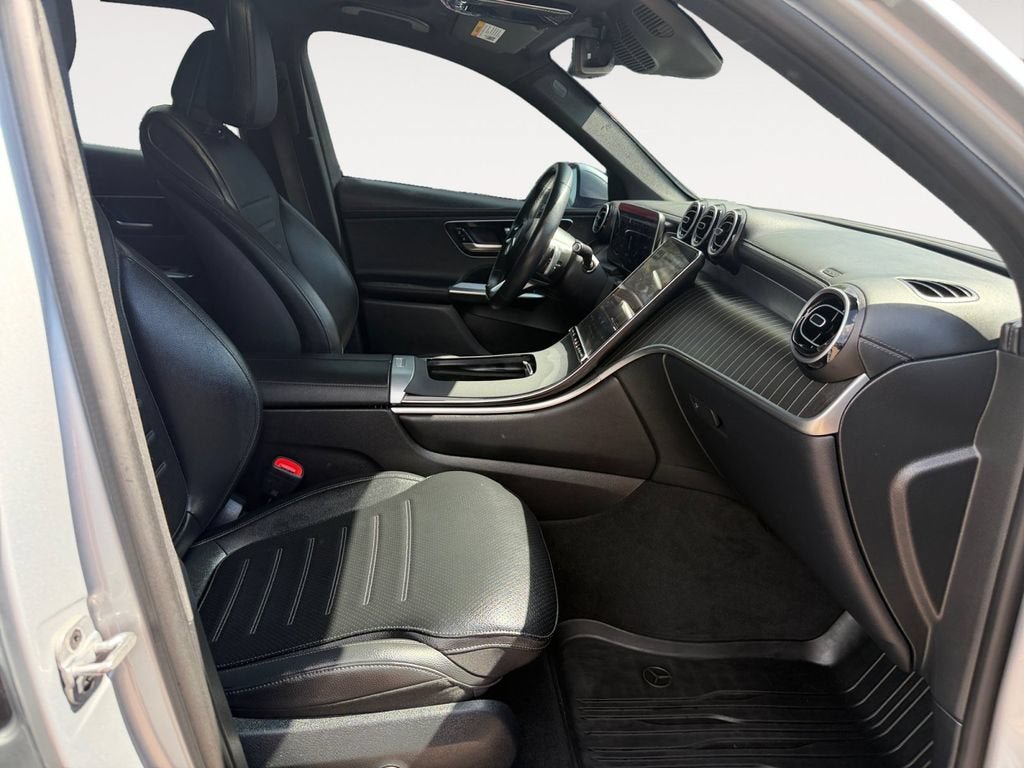 Used 2024 Mercedes-Benz GLC 300 4MATIC image 15
