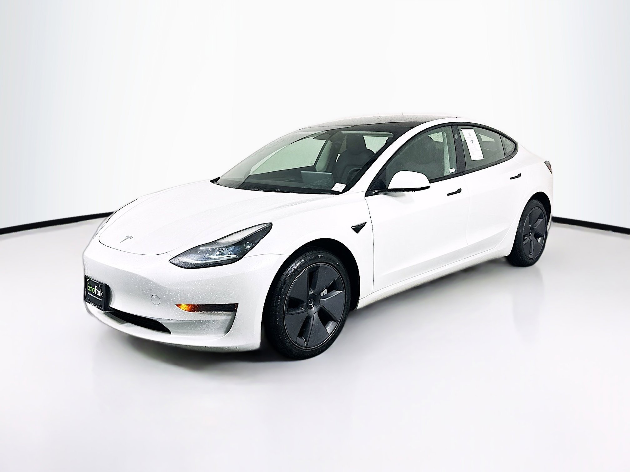 Used 2023 Tesla Model 3 Standard Range image 3