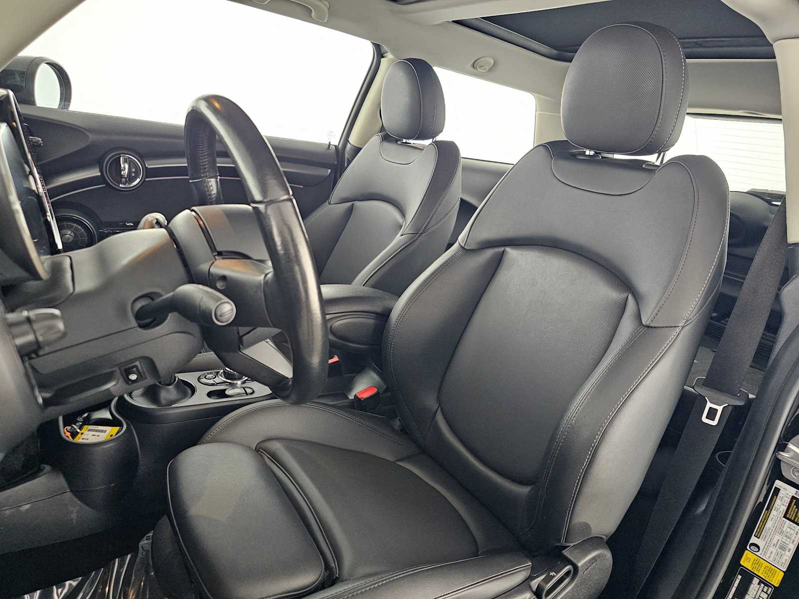Used 2024 MINI Cooper SE FWD image 19