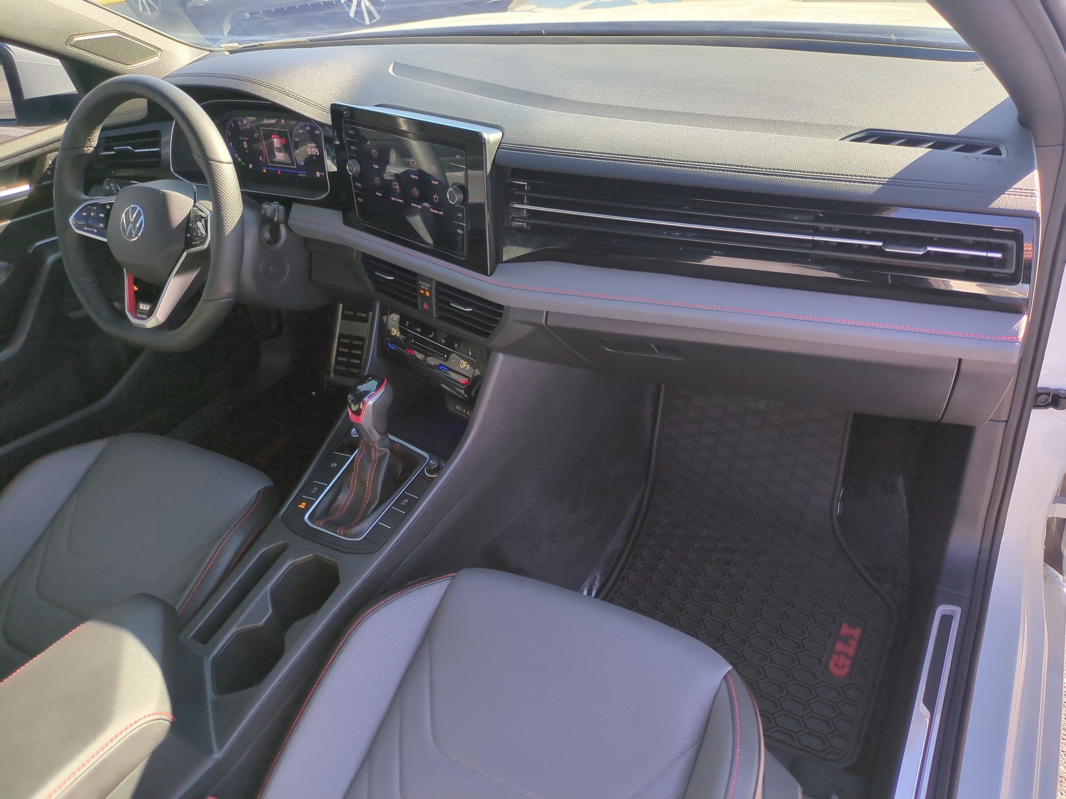 Used 2025 Volkswagen Jetta GLI Autobahn image 35