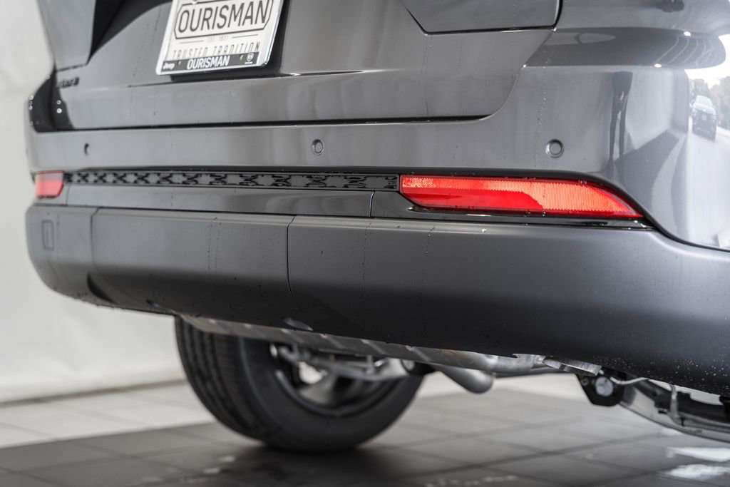 New 2025 Jeep Grand Cherokee 4WD image 8