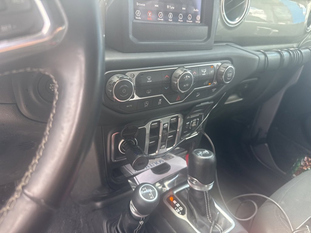 Used 2018 Jeep Wrangler Unlimited Sahara image 22