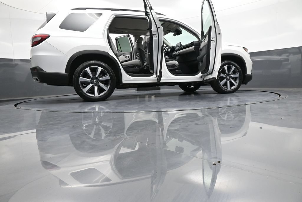 Certified 2024 Honda Pilot Touring image 52
