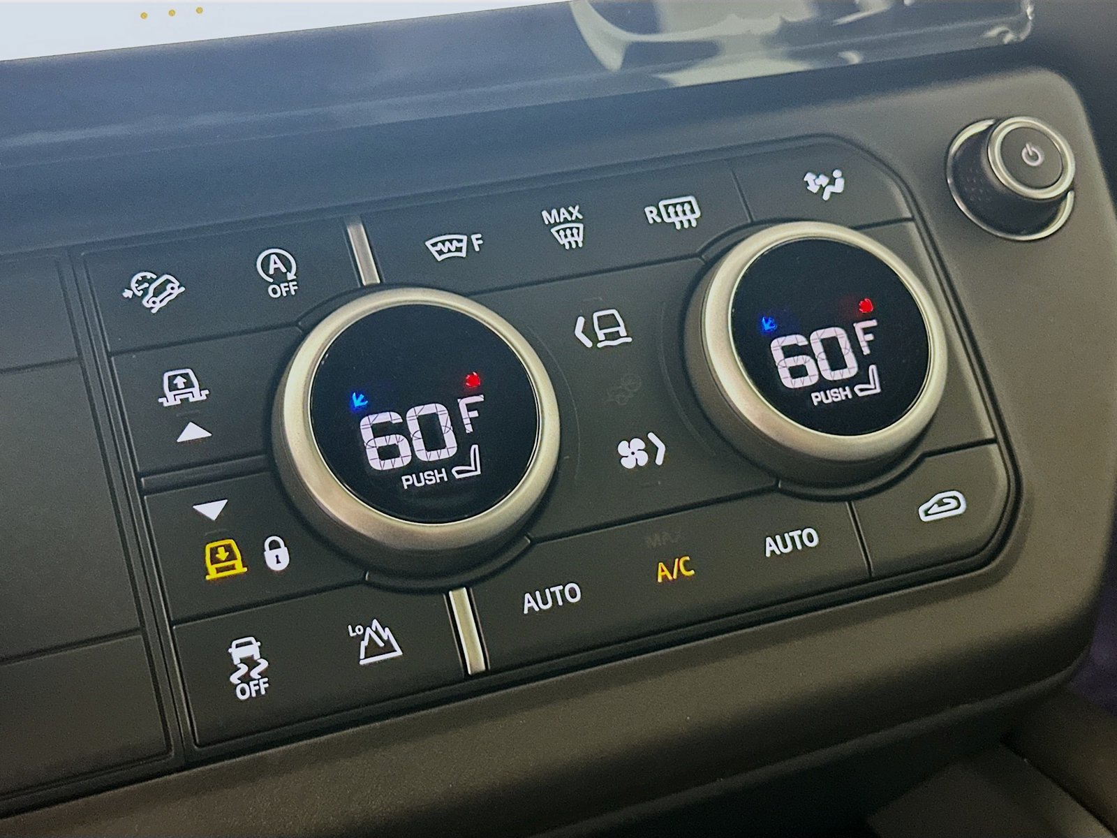 New 2026 Land Rover Defender 130 X-Dynamic SE AWD/4WD image 27