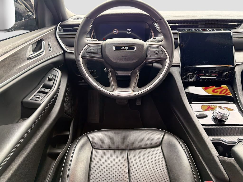 Used 2024 Jeep Grand Cherokee L Limited w/ Luxury Tech Group II image 18