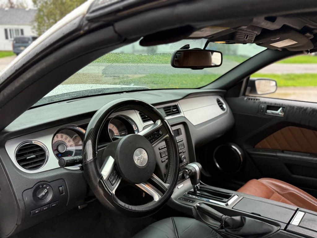 Used 2012 Ford Mustang Premium RWD image 11