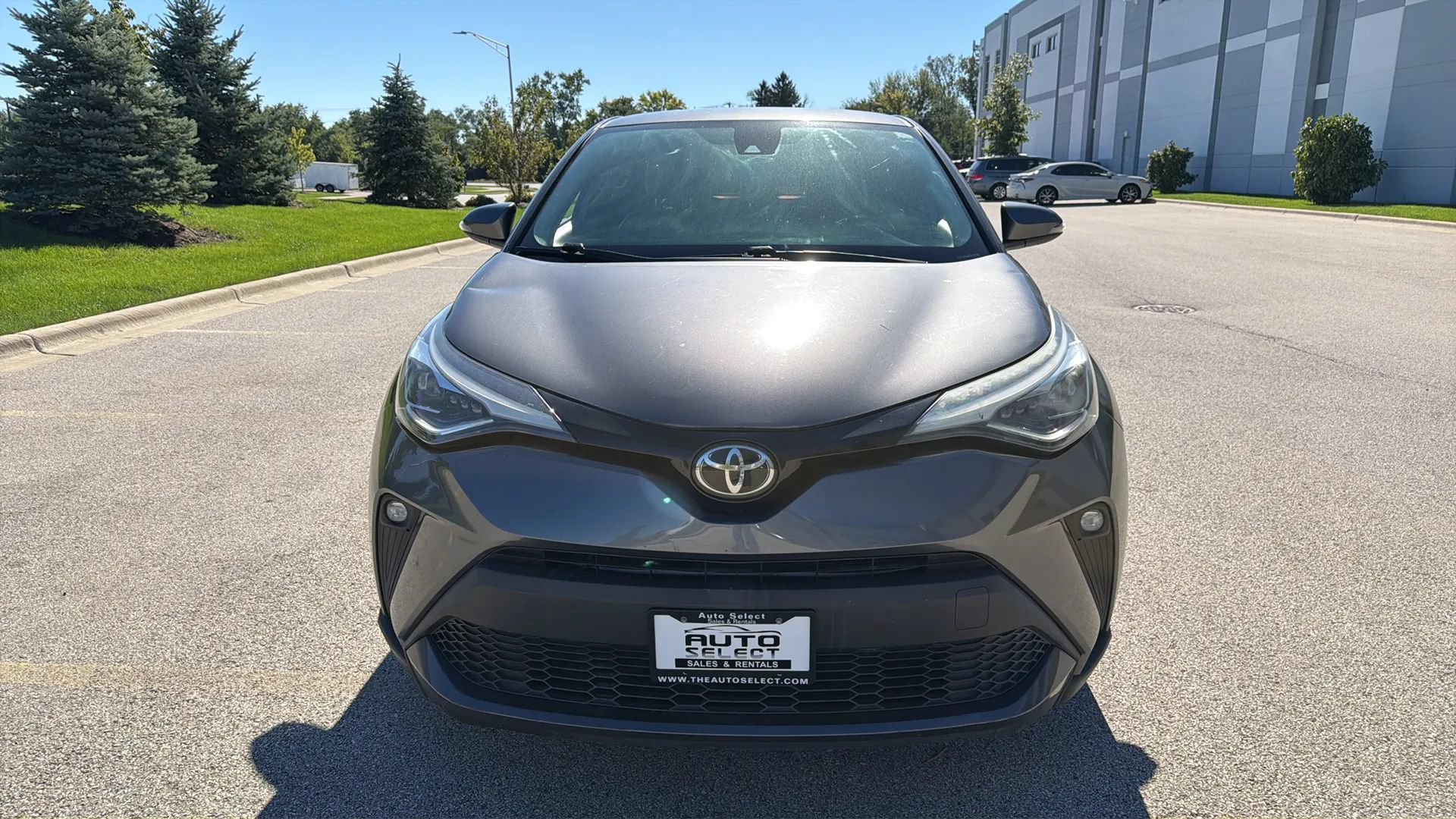 Used 2021 Toyota C-HR Limited FWD image 2
