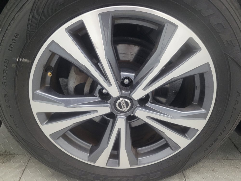 Used 2018 Nissan Rogue SL w/ Premium Package FWD image 31