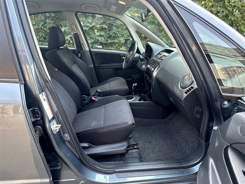 Used 2008 Suzuki SX4 Sport FWD image 6