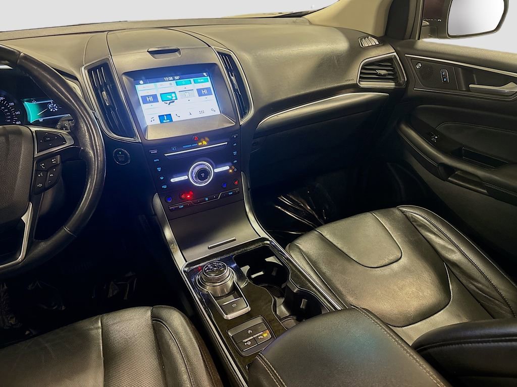 Used 2019 Ford Edge Titanium w/ Equipment Group 301A image 29