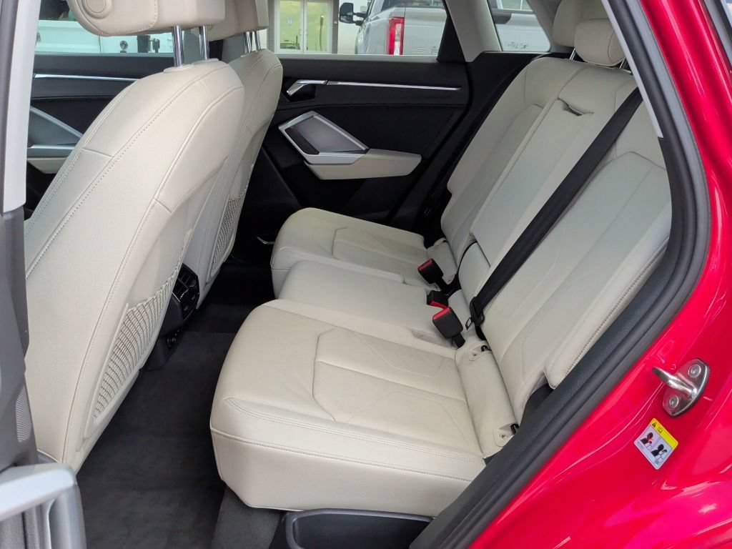 Used 2021 Audi Q3 2.0T Premium Plus w/ Premium Plus Package AWD/4WD image 34