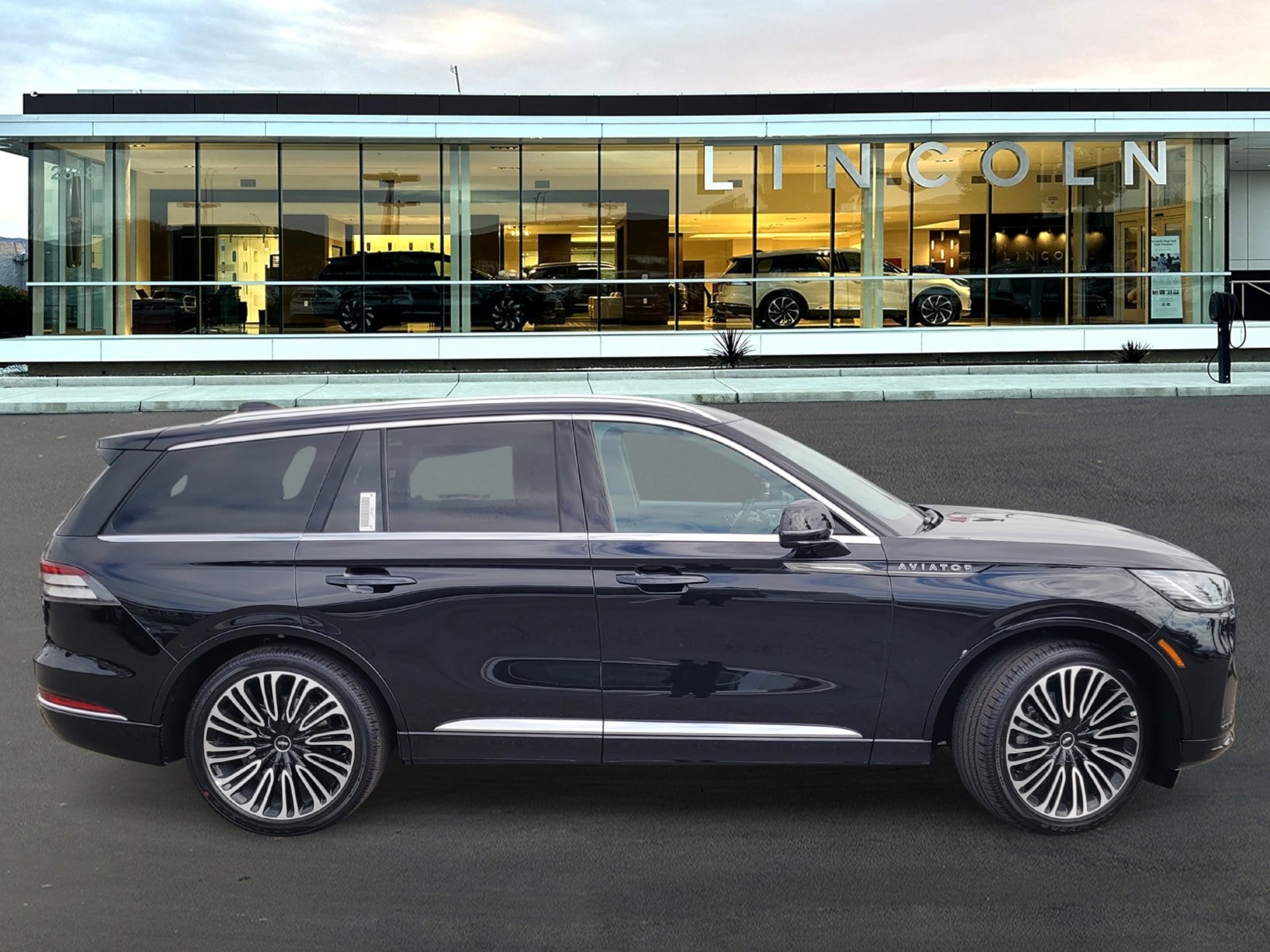 New 2025 Lincoln Aviator Black Label image 3
