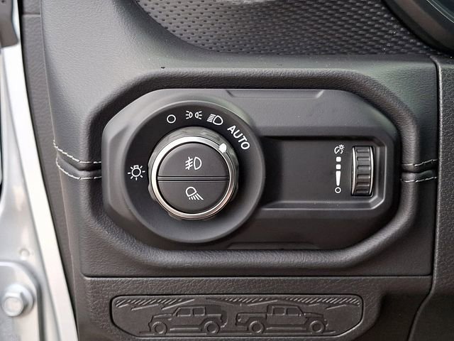 Used 2024 Jeep Gladiator Rubicon AWD/4WD image 26
