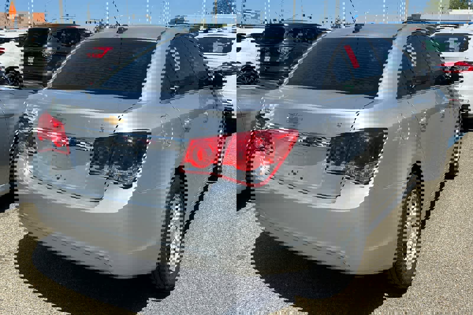 Used 2016 Chevrolet Cruze LT FWD image 4