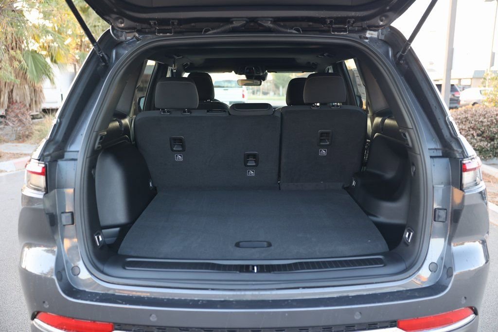 New 2025 Jeep Grand Cherokee Laredo X w/ Trailer Tow Package image 42