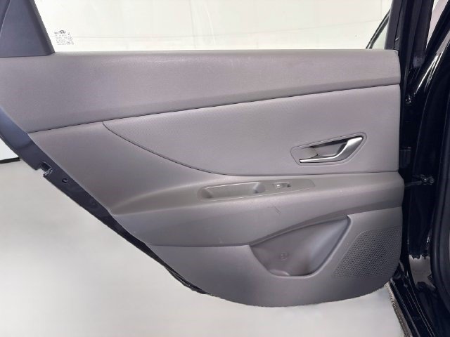 Used 2024 Hyundai Elantra SE FWD image 24
