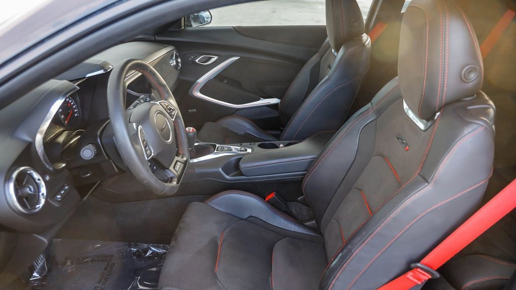 Used 2020 Chevrolet Camaro ZL1 image 19