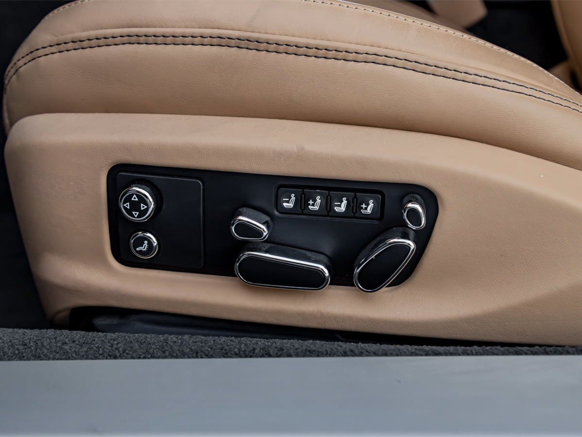 Used 2024 Bentley Continental GT AWD/4WD image 33