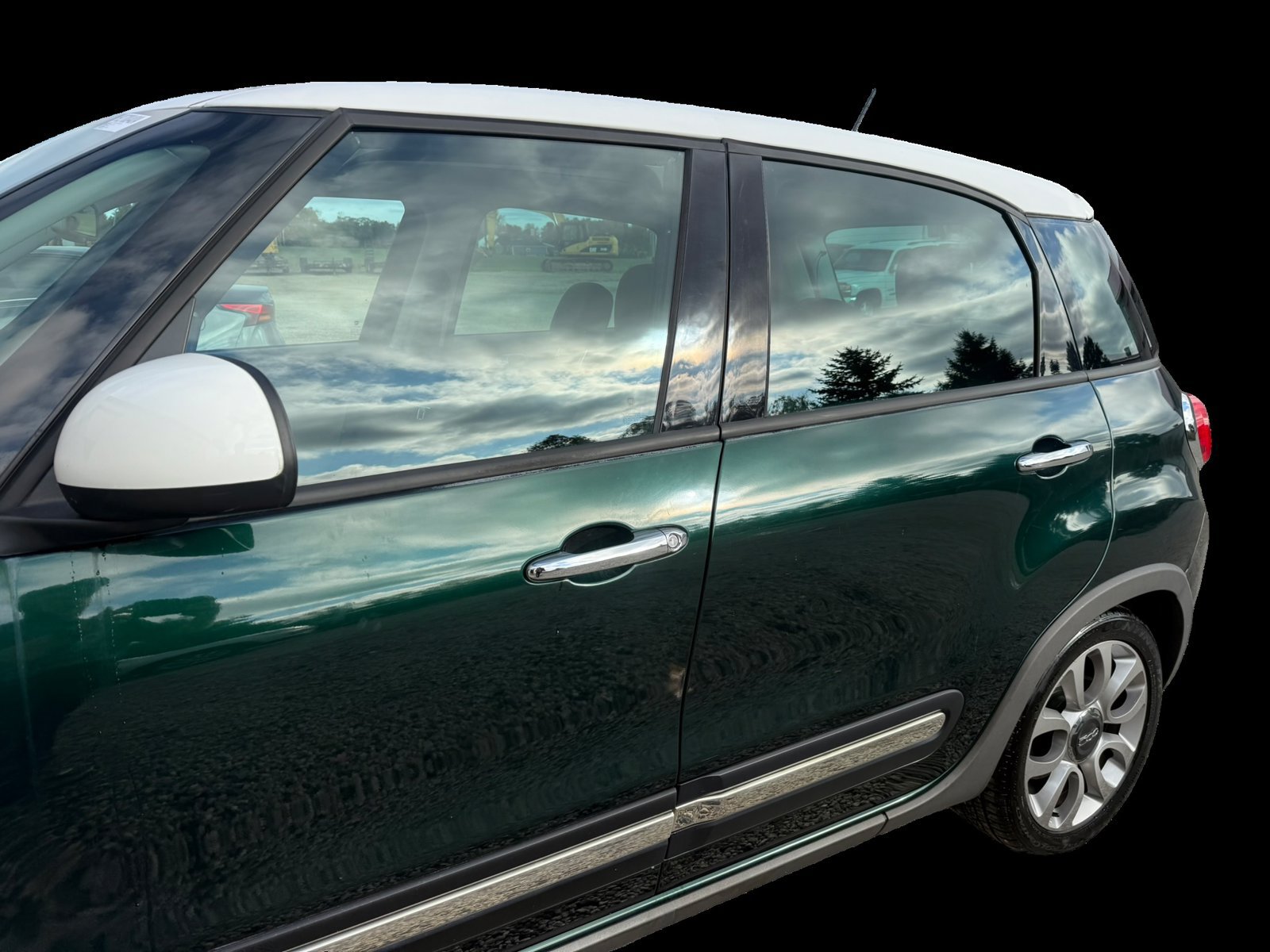 Used 2015 FIAT 500L Trekking FWD image 9