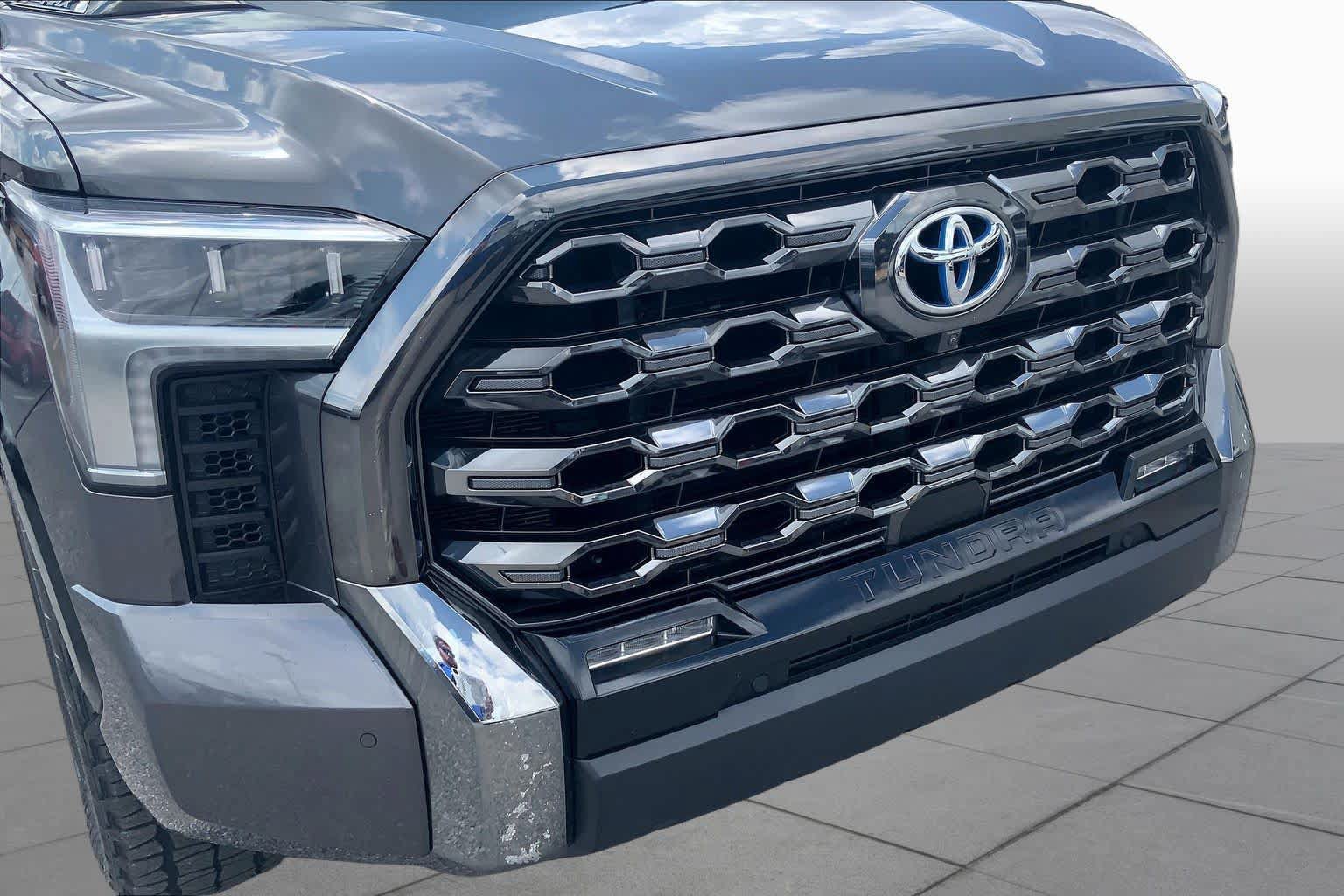 Used 2024 Toyota Tundra Platinum AWD/4WD image 30